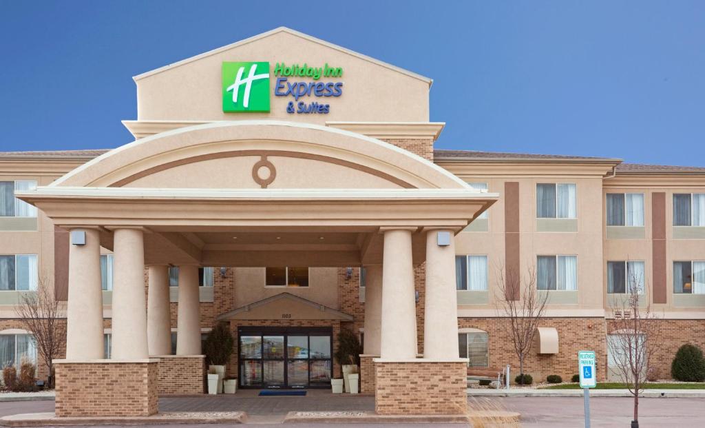 Holiday Inn Express Hotel & Suites Sioux Falls-Brandon an IHG Hotel Main image 1