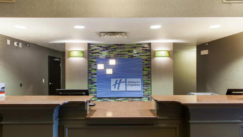 Holiday Inn Express Hotel & Suites Sioux Falls-Brandon an IHG Hotel Main image 2